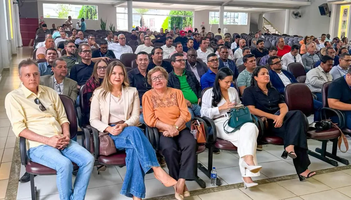 Legislativo de Guanambi participa de Audiência Pública sobre melhorias no transporte Intermunicipal e Interestadual na Região Legislativo de Guanambi participa de Audiência Pública sobre melhorias no transporte Intermunicipal e Interestadual na Região