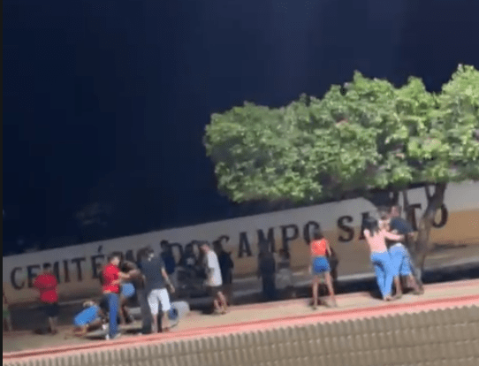 Vídeo mostra briga generalizada em Malhada Vídeo mostra briga generalizada em Malhada