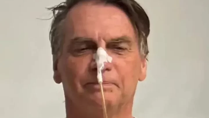 Jair Bolsonaro recebe alta do hospital após três semanas internado