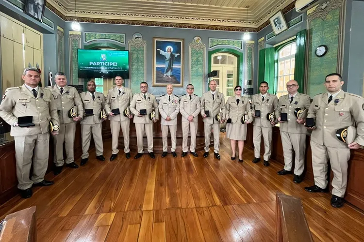 Caetité: 94ª CIPM realiza solenidade de entrega de medalhas por tempo de serviço Caetité: 94ª CIPM realiza solenidade de entrega de medalhas por tempo de serviço