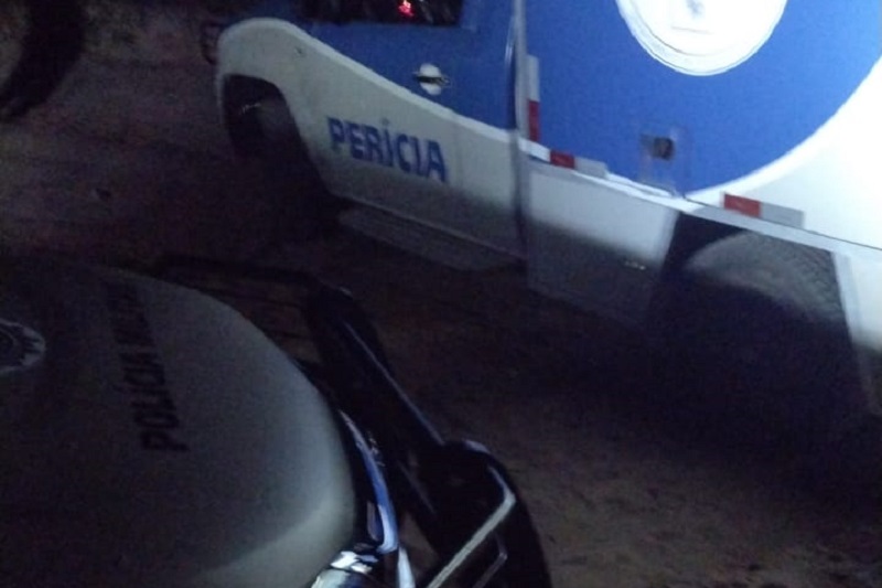 Homem mata o próprio pai a pauladas após desentendimento por causa de um boi na zona rural de Caculé Homem mata o próprio pai a pauladas após desentendimento por causa de um boi na zona rural de Caculé