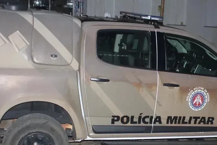 Mulher deixa porta de casa aberta e após retornar de festa é estuprada em Malhada Mulher deixa porta de casa aberta e após retornar de festa é estuprada em Malhada
