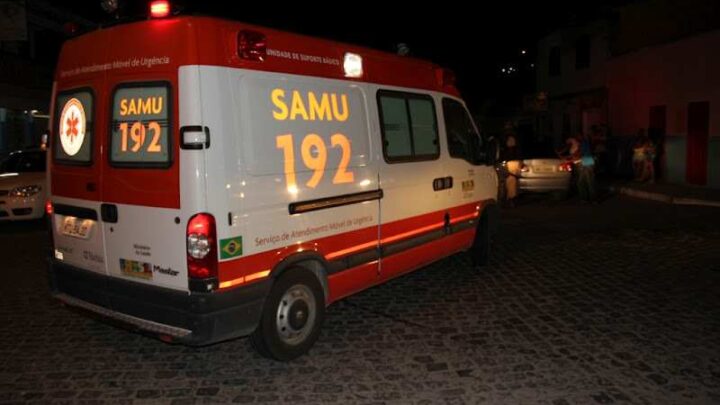 Caetité: Acidente envolvendo moto e carro deixa duas pessoas feridas