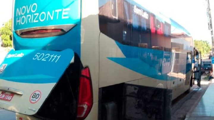 Passageiros se revoltam após ônibus da Novo Horizonte quebrar em Ibiassucê durante viagem de Brumado a São Paulo
