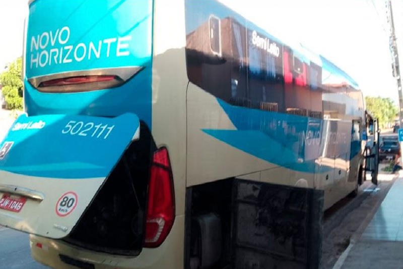 Passageiros se revoltam após ônibus da Novo Horizonte quebrar em Ibiassucê durante viagem de Brumado a São Paulo Passageiros se revoltam após ônibus da Novo Horizonte quebrar em Ibiassucê durante viagem de Brumado a São Paulo