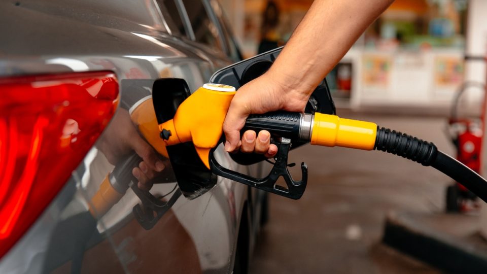 Petrobras reduz em 5,6% o preço da gasolina nas refinarias