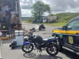 PRF recupera motocicleta roubada em caminhão de mudança em Jequié