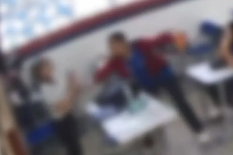 Aluno agride professora em sala de aula e foge pulando muro em escola de Brumado