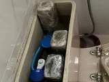 Jequié: Polícia apreende 4 kg de maconha em uma caixa acoplada ao vaso sanitário Jequié: Polícia apreende 4 kg de maconha em uma caixa acoplada ao vaso sanitário