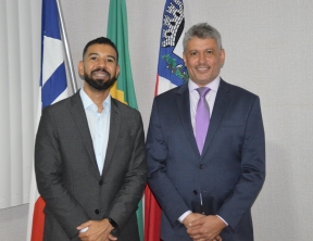 Prefeito de Guanambi encaminha à Câmara projetos de lei de reajuste salarial para servidores públicos efetivos