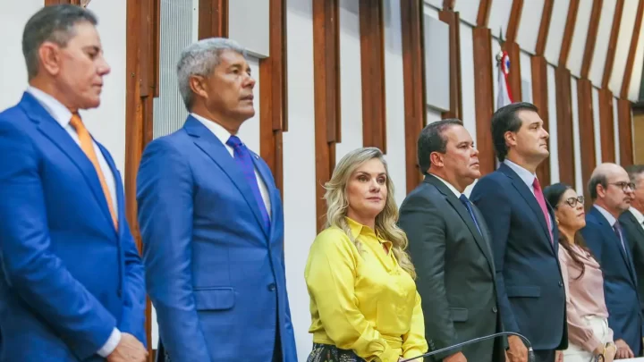 Ivana Bastos ressalta a democracia e a harmonia entre os três Poderes na reabertura dos trabalhos legislativos