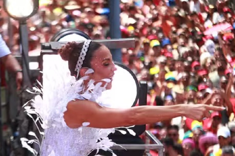 Ivete Sangalo vence Troféu Bahia Folia 2026 com o hit ‘Vampirinha’