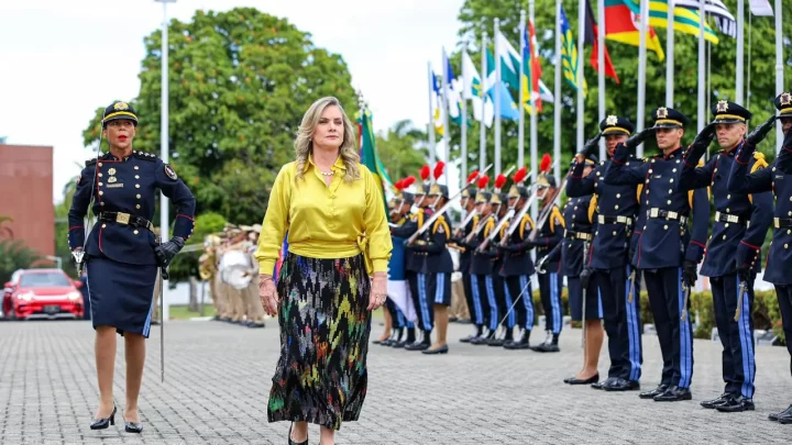 Assembleia Legislativa vive manhã inédita com a primeira presidente passando em revista a tropa da PM