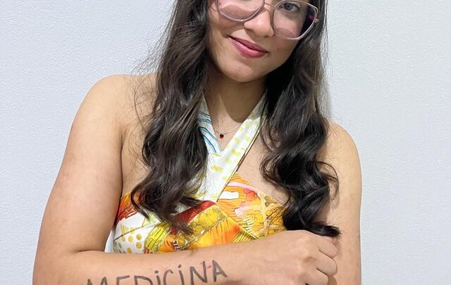 Ex-aluna de Colégio Estadual de Palmas de Monte Alto é aprovada em Medicina pelo ProUni com bolsa integral
