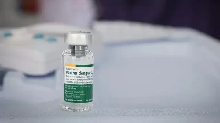 Bahia inicia distribuição de vacina 100% brasileira contra a dengue para os 417 municípios