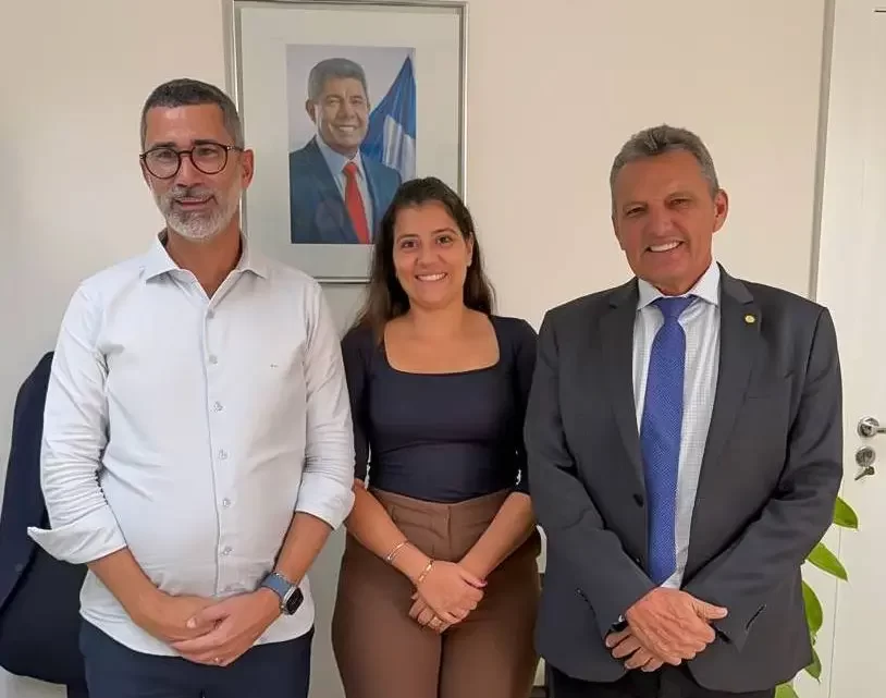 Deputado Charles Fernandes anuncia autorização para projetos de abastecimento de água em Guanambi, Tanque Novo e Caetité