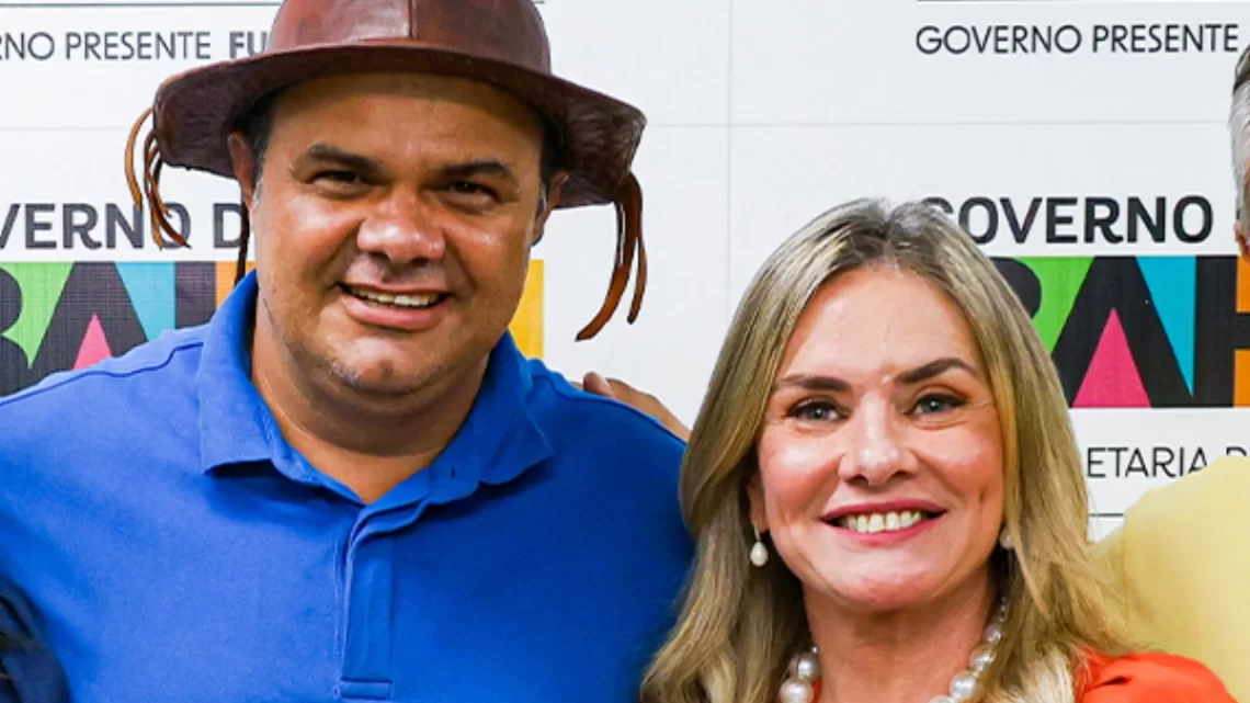 Ivana e Célio garantem obra de infraestrutura em Rio de Contas