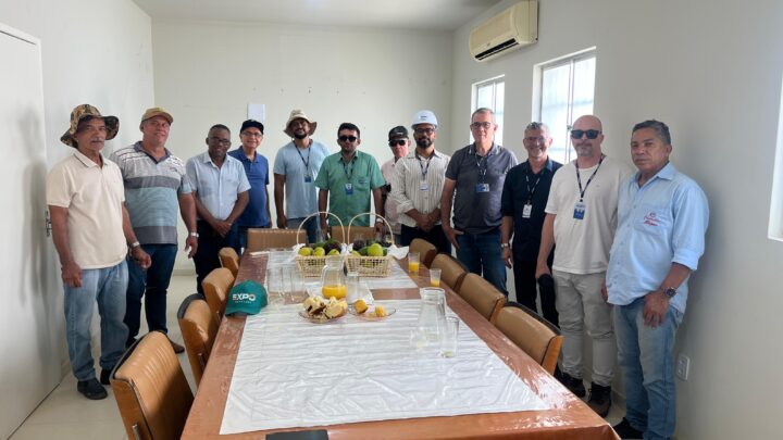 Após cobrança do prefeito e do secretário de Agricultura de Guanambi, vazamento na comporta da Barragem de Ceraíma deverá ser sanado