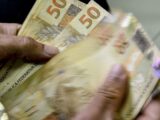 Aposentados e pensionistas do INSS começam a receber 13º nesta sexta