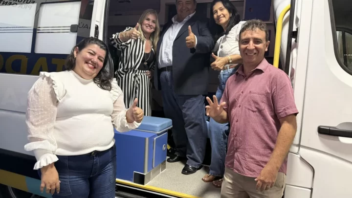 Após empenho de Ivana Bastos, Botuporã recebe nova ambulância