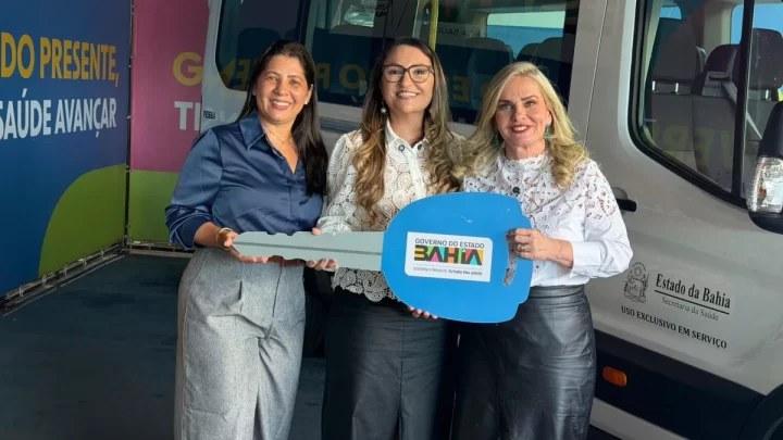 Em resposta à união de forças de Ivana e Carla, Ibirapuã recebe van para reforçar a saúde e assistência social