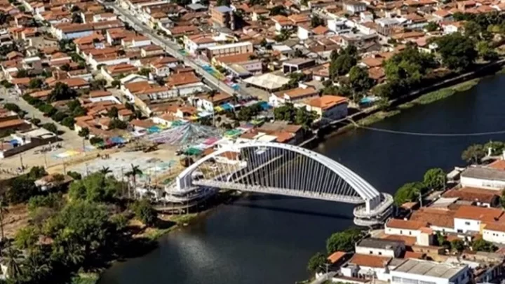 TCM suspende contratação de 637 temporários em Santa Maria da Vitória