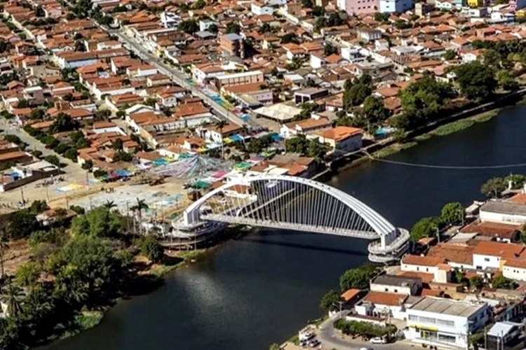 TCM suspende contratação de 637 temporários em Santa Maria da Vitória