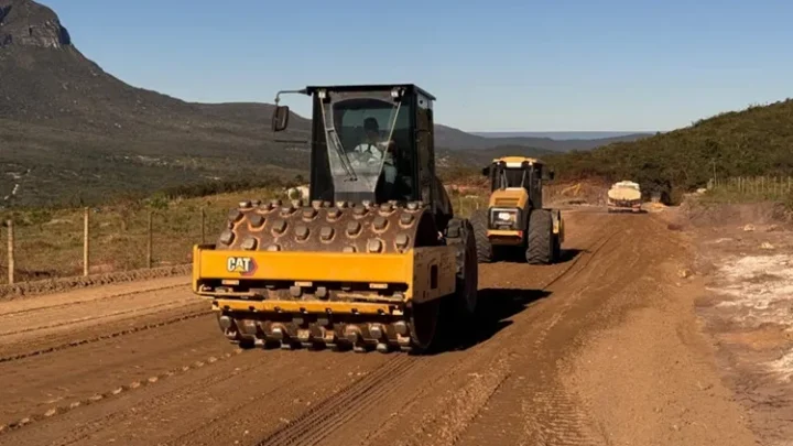 Governo da Bahia avança com pavimentação entre Abaíra e a BA-148 na Chapada Diamantina