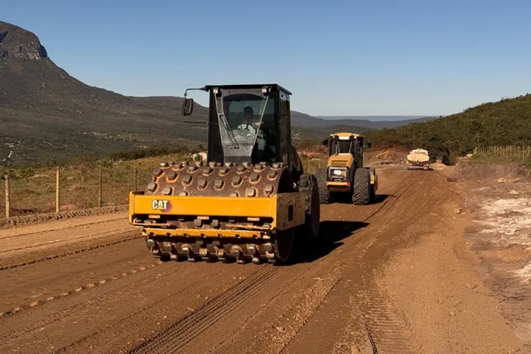 Governo da Bahia avança com pavimentação entre Abaíra e a BA-148 na Chapada Diamantina