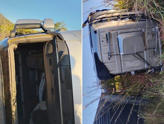 Carreta tomba após motorista desviar de carro durante ultrapassagem na BR-122 em Guanambi