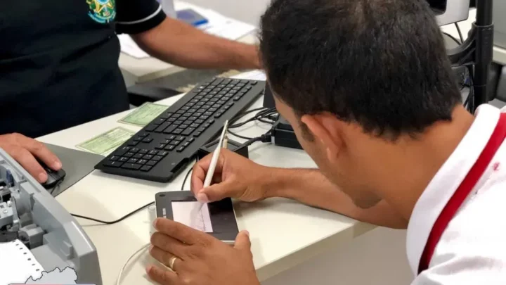 TRE da Bahia amplia atendimento até quarta-feira para regularização do título eleitoral
