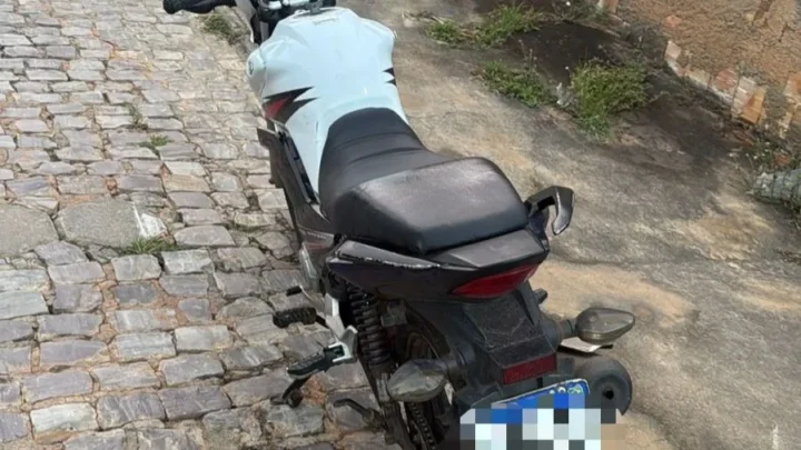 Moto roubada é recuperada minutos após assalto em Caetité