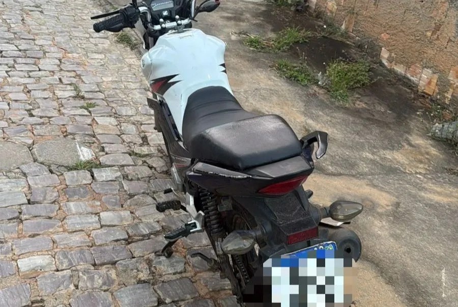 Moto roubada é recuperada minutos após assalto em Caetité