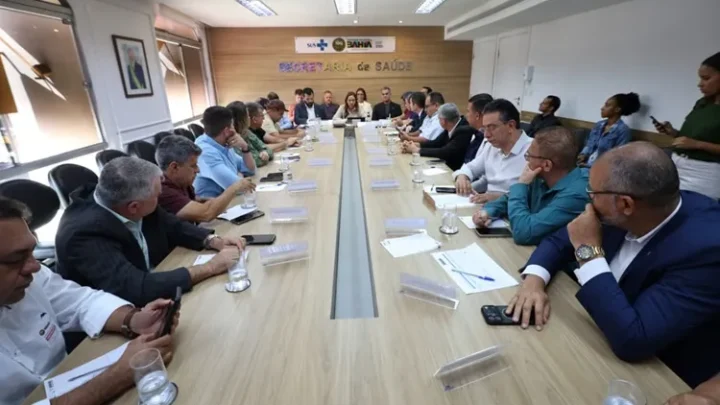 Sesab se reúne com prefeitos da região de Brumado para qualificar assistência à saúde