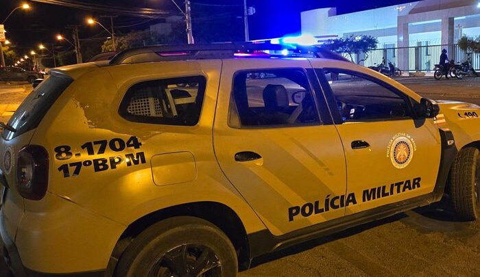Homem é conduzido à delegacia após ameaçar irmã com facão durante disputa por imóvel em Guanambi