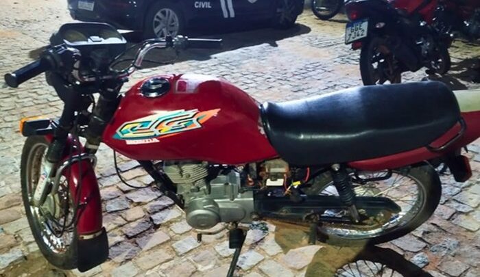 Igaporã: Menor e jovem de 18 anos são conduzidos após Rondesp recuperar moto com registro de furto