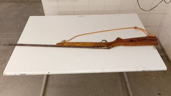 Homem é preso por agredir companheira e esconder espingarda artesanal em Sebastião Laranjeiras