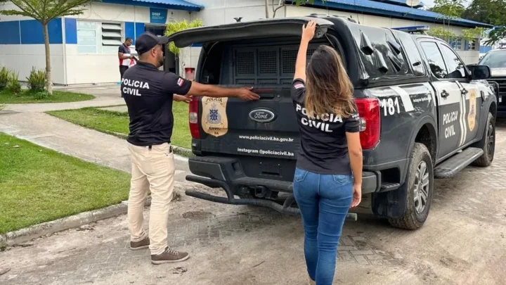 Bahia: Homem é preso suspeito de esquartejar e enterrar o próprio pai no quintal