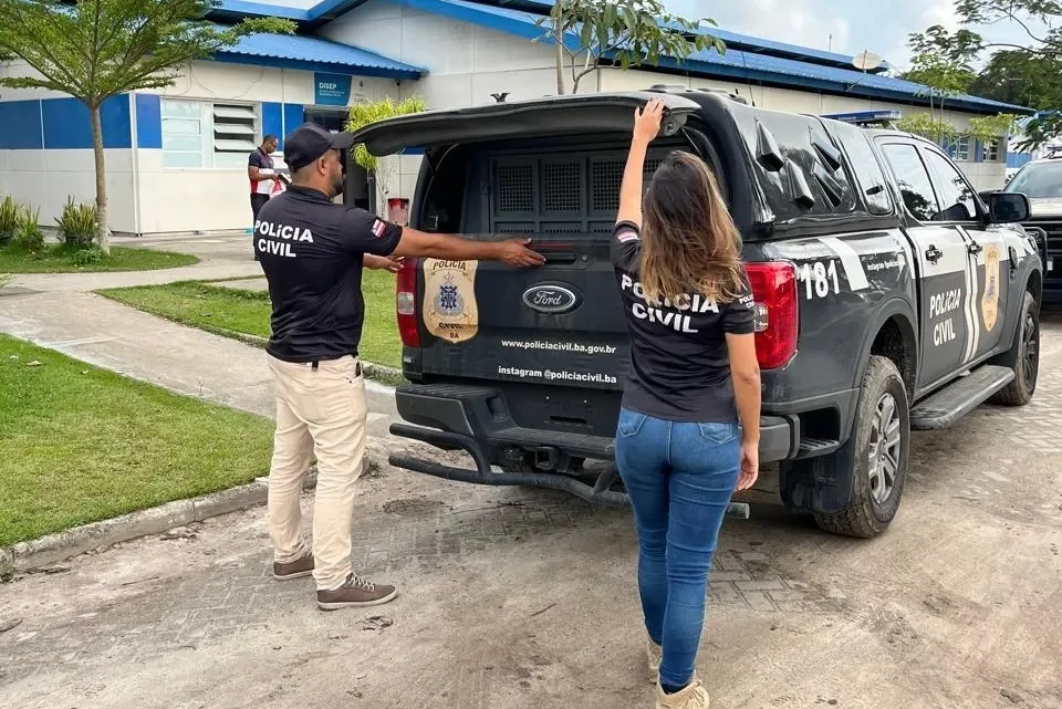 Bahia: Homem é preso suspeito de esquartejar e enterrar o próprio pai no quintal