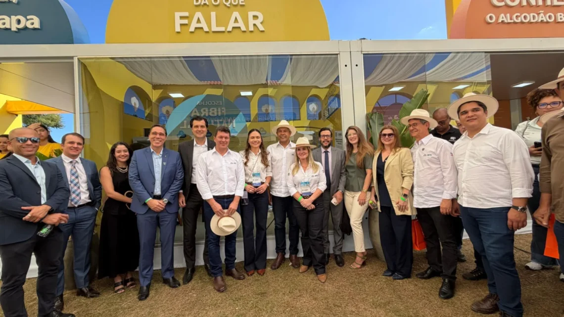 Ivana Bastos destaca papel do Parlamento no fortalecimento do agro durante abertura da Bahia Farm Show 2026