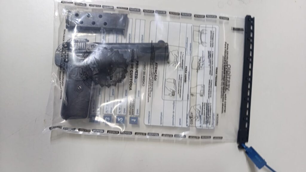 Suspeito é conduzido à delegacia e pistola é apreendida pela Rondesp-MO em Guanambi