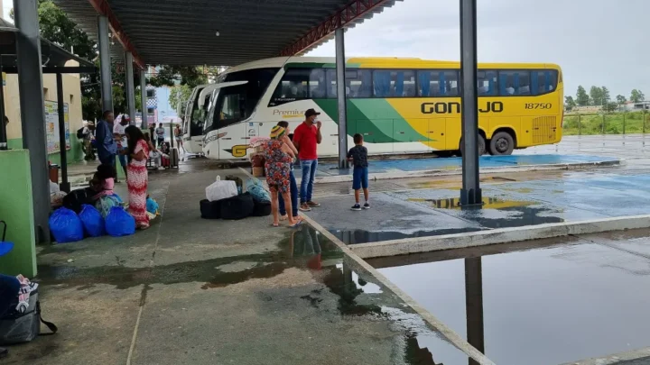 Mulher com mandado por estelionato é presa em terminal rodoviário de Guanambi