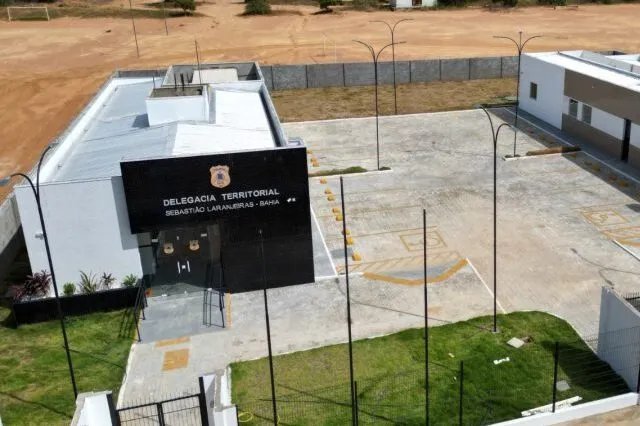 Criminosos invadem casa e furtam joias, dinheiro e alimentos em Sebastião Laranjeiras