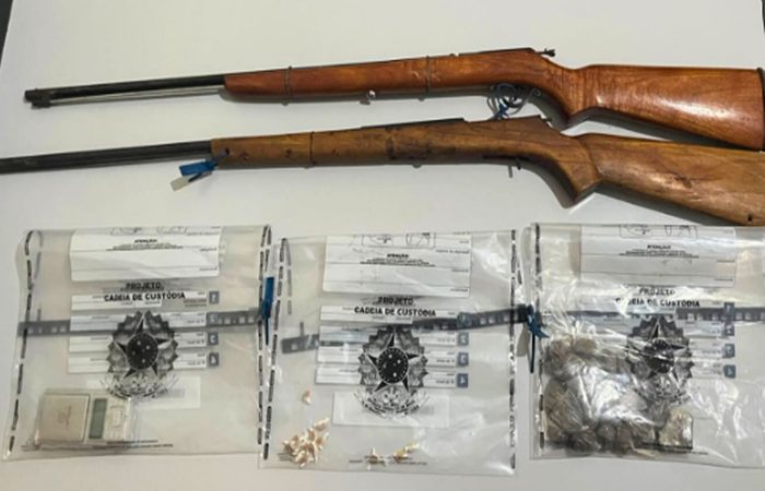 Mulher é presa por tráfico de drogas e posse irregular de arma de fogo em Riacho de Santana