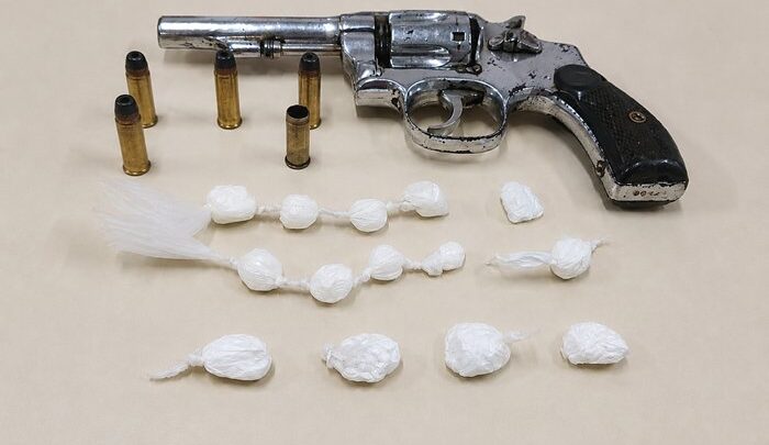 Jovem de Guanambi é preso com arma e cocaína durante operação policial em Urandi
