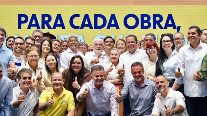 Ivana Bastos acompanha Jerônimo no anúncio de mais de R$ 6,15 bilhões para os municípios