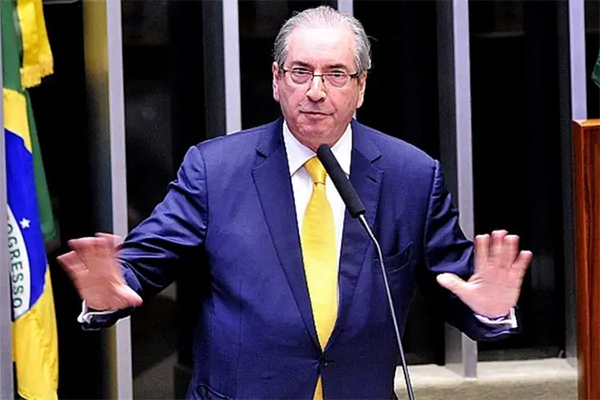Dino manda bloquear R$ 6,1 milhões de Eduardo Cunha em investigação sobre emendas