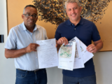 Prefeito Nal Azevedo atende pedido de Vanderlei de Ceraíma e autoriza análise técnica para asfaltamento de mais de 3 km de vias no distrito Prefeito Nal Azevedo atende pedido de Vanderlei de Ceraíma e autoriza análise técnica para asfaltamento de mais de 3 km de vias no distrito