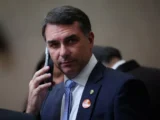 Flávio chega às vésperas da convenção do PL sem vice definido