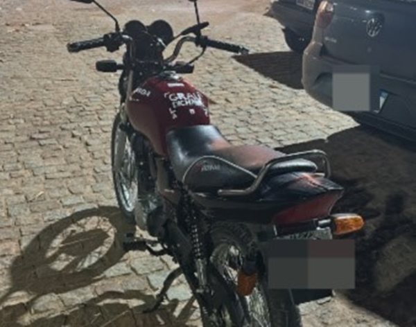 Jovem foge da PM, sofre queda de moto e acaba preso em Guanambi